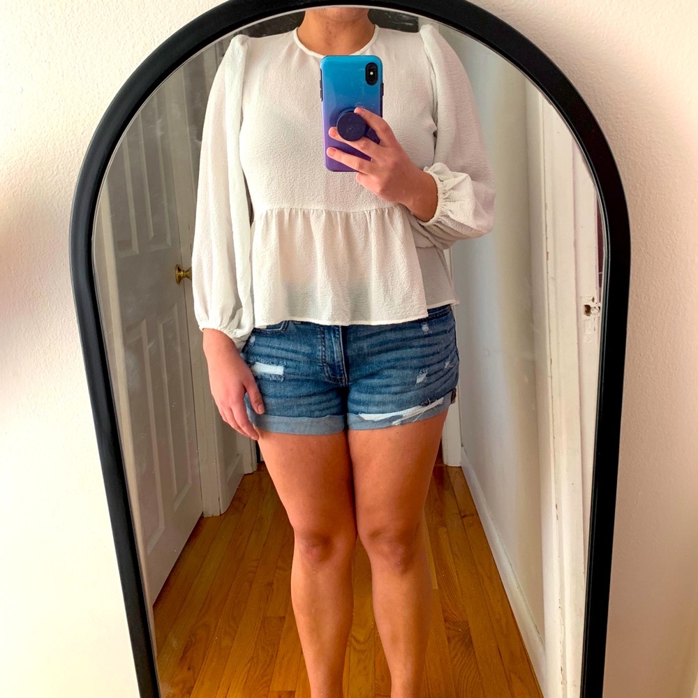 Express balloon sleeve blouse